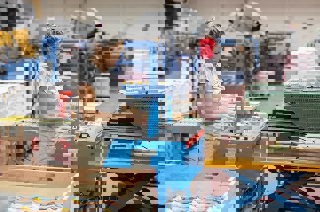Bandieren im Finishing: Der Endspurt in der Print-Produktion.